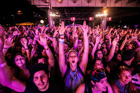 crowds yecch